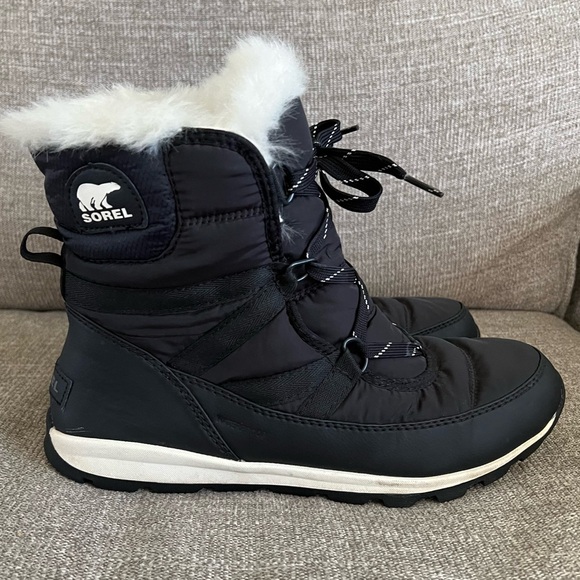 SOREL Women's Whitney Short Lace Boot Black White size 10.5 NL2776-010 Snow Boot - Picture 1 of 10